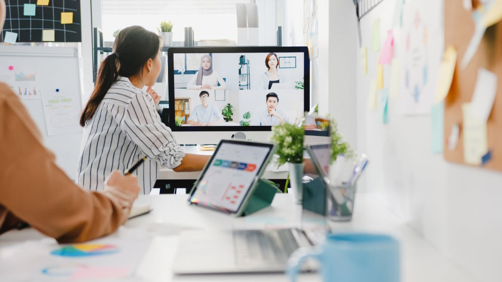 How to travel full-time on a remote worker’s budget